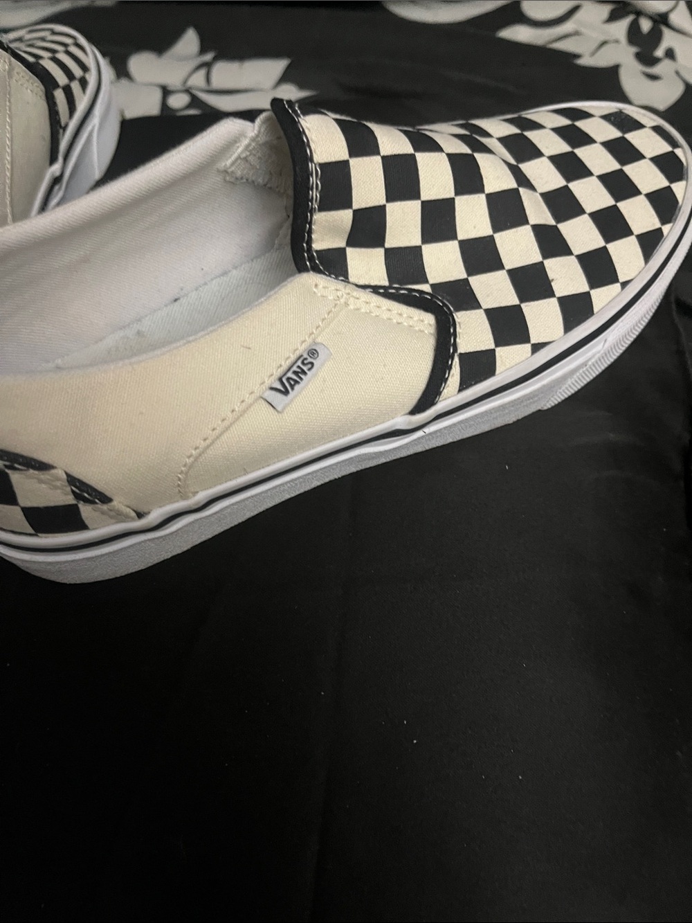 Vans Slip-On Checkerboard Sneakers - Black & Cream 🖤🤍🖤 - Picture 4 of 6